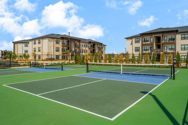 Club at Woodside property